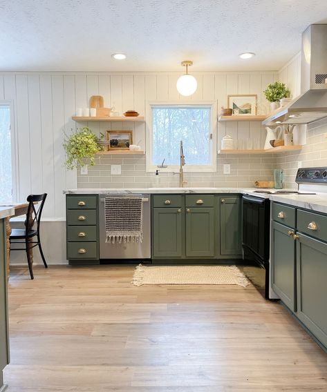 Cape Style Kitchen, Mcgee Kitchens, Airy Farmhouse, Shaker Cabinets Kitchen, Mcgee Style, Cape Kitchen, Dated Kitchen, Diy Fans, Wooden Kitchen Table