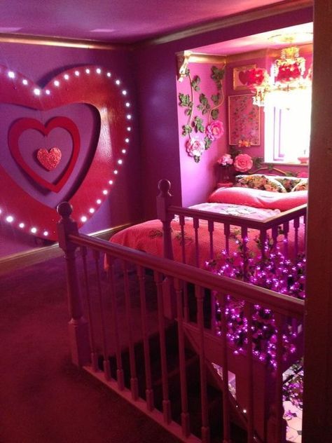 Lovecore Bedroom, Bedroom Ideas Y2k, Hippie House, Y2k Room, Bedroom Aesthetics, Room Decoration Ideas, Day Room, Fashion 2000s, Chill Room