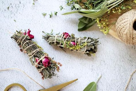 Smudge Sticks Diy, Witchy Crafts, Smudge Sticks, How To Make Diy, Growing Herbs, Diy Crafts For Kids, Homemade Gifts, No. 2, Twine