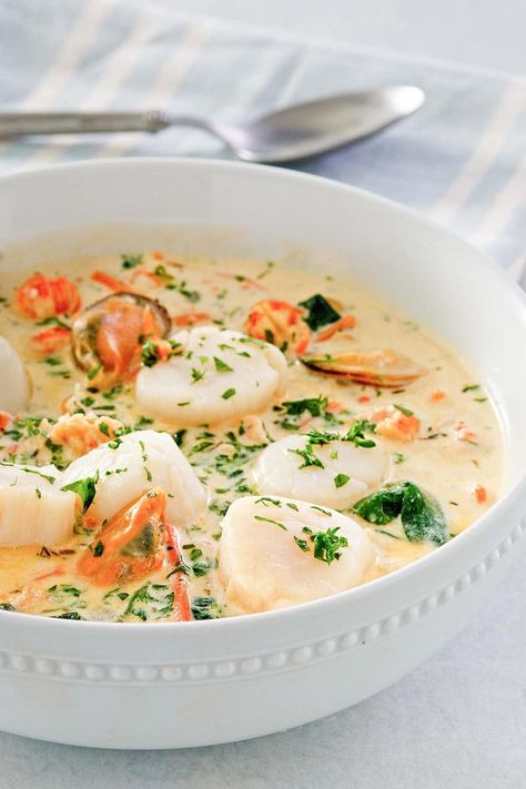 Fish Bisque, Crab Bisque Recipe, Seafood Bisque Recipe, Creamy Seafood, Bisque Soup, Seafood Bisque, Bisque Recipe, Lobster Bisque, Copykat Recipes