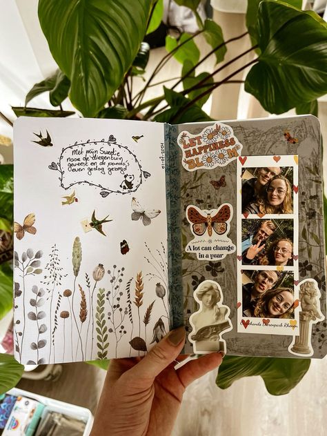 Design a beautiful aesthetic scrapbook featuring adventures at the zoo and in nature with your boyfriend. Capture the special moments, exotic animals, and the natural beauty you experience together. Perfect for celebrating love and shared experiences.  #AestheticScrapbook #ZooAdventures #NatureLovers #BoyfriendGoals #ScrapbookIdeas #CoupleMemories #WildlifeExploration #RomanticJourneys #DIYScrapbook #CreativeKeepsake #scrapbooking #scrapbook #scrap #scrapbooklayout #creative #creativity Scrapbook Title Page Ideas, Photo Scrapbook Ideas, Scrapbook Boyfriend, Jay Christmas, Couples Scrapbook, Senior Year Scrapbook, Megan Thomas, Year Scrapbook, Aesthetic Scrapbook