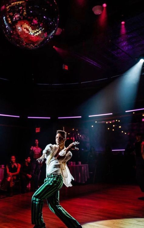 Vogue Ball Culture, Ballroom Aesthetic Vogue, Queer As Folk 2022, Voguing Dance Aesthetic, 80s Ballroom Aesthetic, Queer Ballroom Aesthetic, Pose Show Aesthetic, Vogueing Dance, Voguing Ballroom