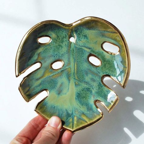 Art Style Inspiration, Leaf Art, Art Pages, Art Style, Thinking Of You, Wall Hanging, Art Inspiration, Ceramics, Instagram