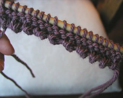 Diy Tricot, Knitting Help, Knit Edge, Knitting Tutorials, Knitting Instructions, Knitting Tips, Knit Stitches, Tea Cozy, How To Purl Knit