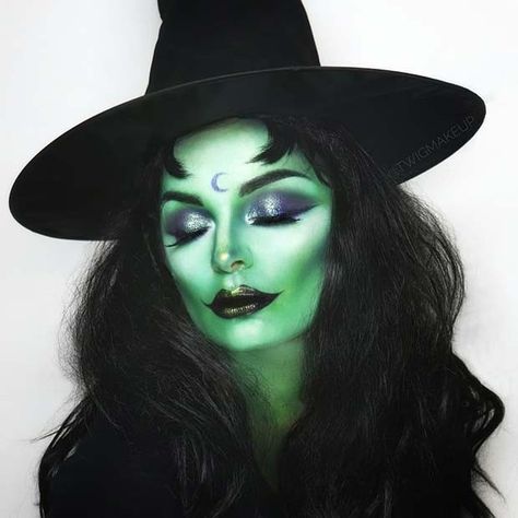 Green Witch Makeup Halloween, Witch Makeup Green, Witch Face Makeup, Green Witch Makeup, Simple Witch Makeup, Witch Makeup Ideas, Witch Face Paint, Elegant Witch, Witchy Makeup