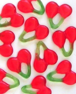 Haribo Cherries. My sister and I used to break them in two and hang them on our ears before eating. Haribo snoep kersen. Old Fashioned Sweets, Jelly Fruit, I Want Candy, Cherry Candy, Fruit Jelly, Favorite Candy, Candy Store, Sweet Candy, Candy Shop