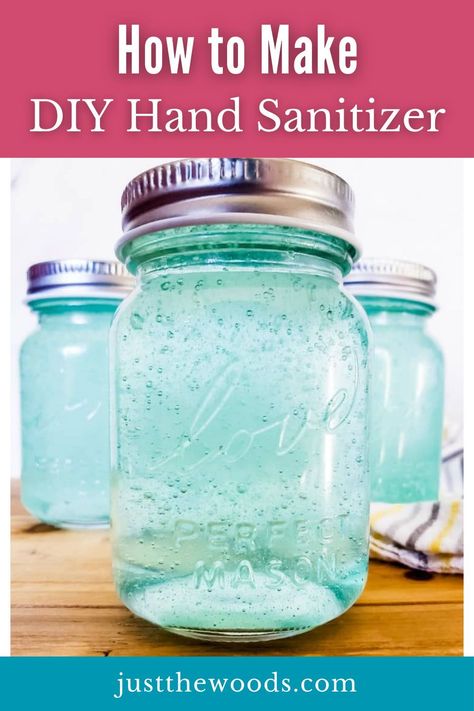 DIY hand sanitizer is a rather simple recipe and is easy to make at home. See how to make hand sanitizer with only 3 ingredients. You can even customize the scent to your own preference. Natural Hand Sanitizer, Homemade Essential Oils, Homemade Oil, Diy Essentials, Diy Sprays, Diy Essential Oils, Natural Diy, Diy Health, How To Make Diy