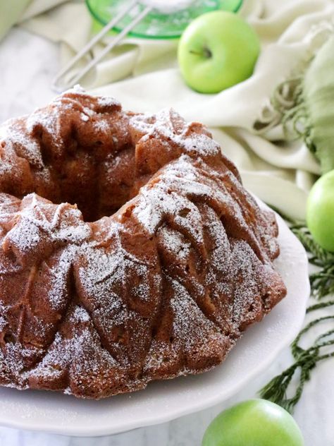 A moist and delicious Olive Oil Apple Cake chock full of granny smith apples. It's topped with powdered sugar and served with a caramel sauce. #applecake #oliveoilcake #italiancake #apple #caramel #dessert Butter Ball Cookies Recipe, Butterball Cookies, Cake Apple, French Apple Cake, Baked Carrots, Italian Cake, Italian Recipes Authentic, Easiest Apples, Almond Cakes