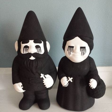 Gnomes...Good God! Mystic Museum, Funny Garden Gnomes, Goth Garden, Gothic Garden, Garden Gnomes, Goth Home, Goth Home Decor, Goth Decor, Halloween Doll