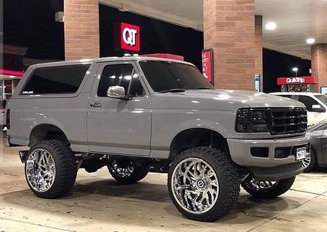 Yes or No? - Follow @cpaddict  - #concrete #grey #bronco #lifted #bigwheels #custom #smoked #slick #cpaddict #clean Grey Bronco, Bronco Lifted, Ford Bronco Concept, Ford F150 Custom, Ford Obs, Bronco Truck, Obs Truck, Big Ford Trucks, Ford Trucks F150