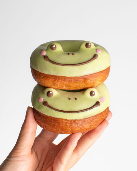 Frog Food, Pastel Cupcakes, Kawaii Cooking, Cute Baking, Think Food, Kawaii Food, Cute Desserts, Donut Recipes, Cute Cakes