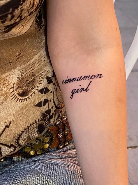 Two Matching Tattoos, Cinnamon Girl Tattoo, Cinnamon Girl Lana Del Rey, Ldr Tattoo, Lana Del Rey Tattoo, Ab Tattoo, Tattoos Inspo, Small Pretty Tattoos, Cinnamon Girl