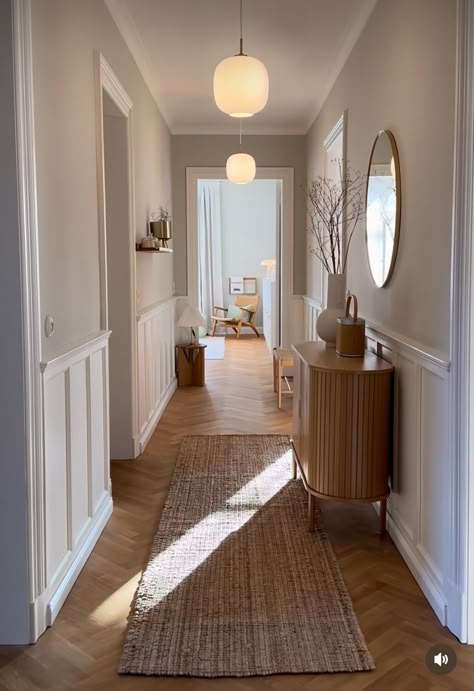 Entrance Way, Home Hall Design, Hallway Design, Apartment Living Room Design, Hall Design, Home Entrance Decor, Apartment Decor Inspiration, Apartment Inspiration, Home Design Decor