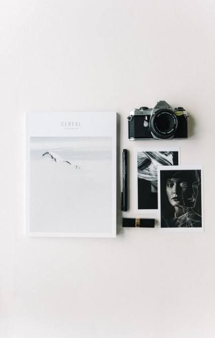 Catalog Photography, Journal Photography, Flatlay Ideas, Book Flatlay, Bookstagram Inspiration, Flat Photo, Minimal Photography, Indoor Photography, Photography Product