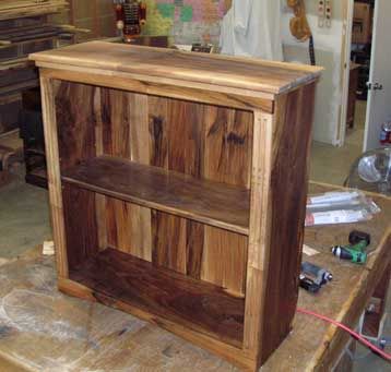 diy bookshelf- that would look awesome in my office! Walnut Bookshelf, Diy Bookshelf Plans, Bookcase Plans, Simple Bookshelf, Diy Bookshelf, Rustic Bookcase, Bookshelf Plans, Bookcase Diy, Small Bookshelf