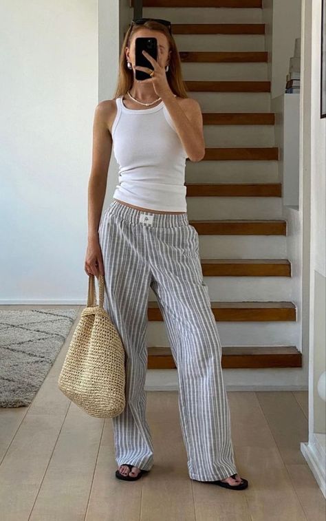 The Hamptons Outfit Summer, Hamptons Outfit Summer, Striped Linen Pants Outfit, Maine Vibes, Europe Fits, Stripe Pants Outfit, Hamptons Outfit, Portugal Summer, Hot Weather Outfits