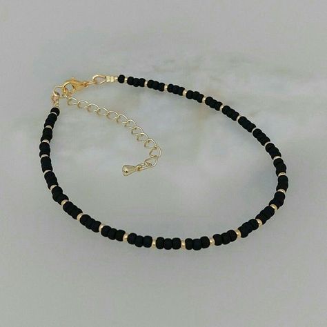 Black And Gold Beaded Necklace, Black Beads Anklets, Black Anklet, Seed Bead Anklet, قلادات متدلية, Anting Manik, Tiger Tail, Bead Anklet, Black Beaded Necklace