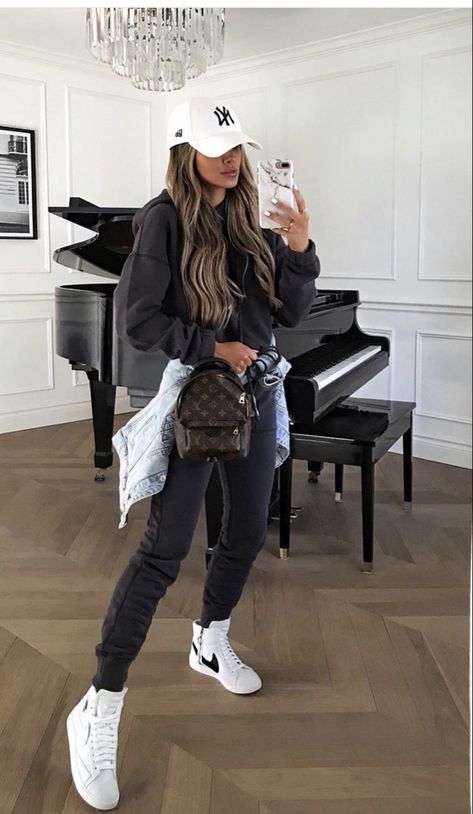 Chic Athleisure Outfits, Look Adidas, Perfect Leggings, Outfit Jeans, Athleisure Outfits, Outfits With Hats, Comfy Fashion, Sporty Outfits, Looks Style