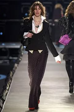 Chloé Fall 2003 Ready-to-Wear Collection - Vogue Runway Fashion Couture, Runway Outfits, Phoebe Philo, Mode Inspo, 가을 패션, Mode Vintage, Looks Style, Mode Inspiration, Fashion Killa