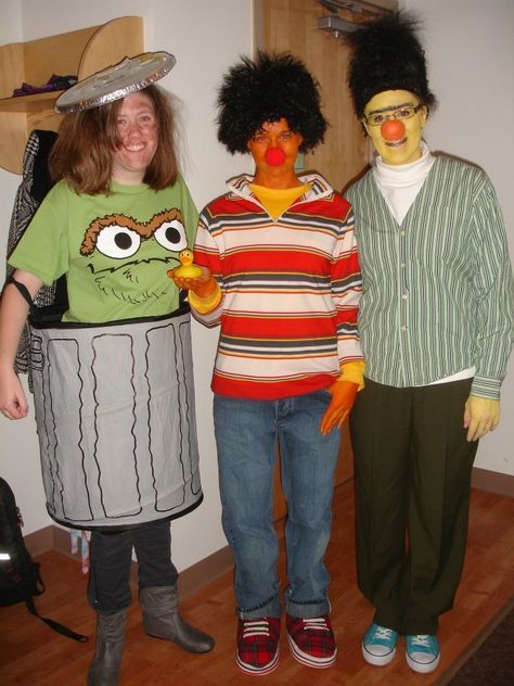 Homemade Halloween costumes! Bert,Ernie and Oscar the Grouch! Now to figure out what to be this year.... Bert And Ernie Costume, Homemade Pirate Costumes, Ernie Und Bert, Pirate Costume Kids, Costume Ideas For Kids, New Halloween Costumes, Bert & Ernie, Halloween Costumes College Girls, Halloween Costume Contest