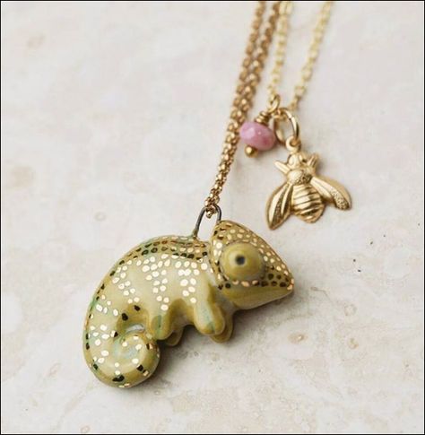 Ceramic Jewerly, Polymer Clay Diy, Polymer Clay Animals, Clay Animals, Necklace Sets, Ceramics Pottery Art, Ceramic Animals, Ceramic Pendant, Polymer Clay Charms