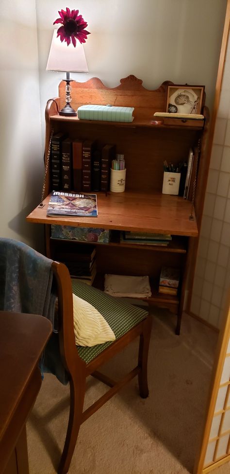 I created a space in the corner of my bedroom for study and prayer. I used a small room divider to create privacy. Warm lighting and some reference books/bibles, notebooks and journals fill the space on my desk. A simple chair with pillow for comfort and a prayer shawl are included. Bible Study Corner In Room Ideas, Bible Study Area At Home, Bible Study Corner, Worship Room, Small Study Table, Bible Study Prayer, Study Prayer, Prayer Pillow, Small Room Divider