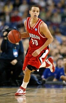 Stephen Curry -Davidson Stephen Curry Davidson, Stephen Curry Pictures, Ncaa March Madness, Nba Pictures, Cute Toes, Steph Curry, Sports Pictures, March Madness, Stephen Curry