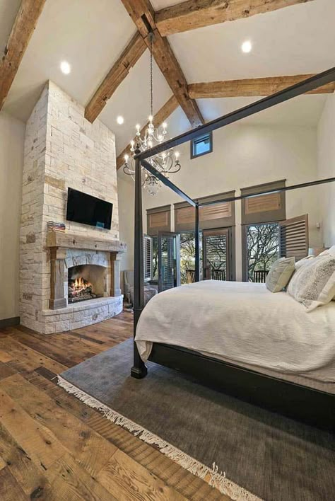 A fresh farmhouse designed with reclaimed timbers in Texas Hill Country Rustic Modern Design, Bedroom With Fireplace Ideas, Design Ložnic, Farmhouse Style Bedrooms, Fresh Farmhouse, Bedroom Farmhouse, Farmhouse Master, Small Remodel, Dreamy Bedrooms