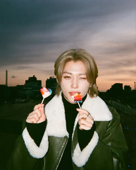 “🍭Happy White Day🍬 毎日STAYに会いたいスキズがおいていったプレゼント🥰 #StrayKids #スキズ #フィリックス #Felix” Prince Felix, Foto Ideas Instagram, Kids Icon, Felix Stray Kids, My Only Love, Lee Know, Cute Icons, Boyfriend Material, Havana