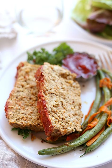 Turkey Meatloaf Recipe Packed With Veggies | Delightful Mom Food Healthy Turkey Meatloaf, Meatloaf With Oatmeal, Turkey Meatloaf Healthy, Toddler Lunch Ideas, Turkey Meatloaf Recipe, Vegan Turkey, Turkey Meatloaf Recipes, Toddler Lunch, Healthy Turkey