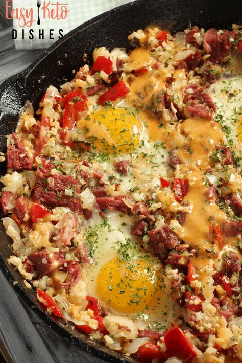 When you are in the mood for a delicious corned beef, why not make an extra brisket for some amazing leftovers? This low carb corned beef hash is just the ticket! #food #recipe #lowcarb #keto #healthyrecipes #cleaneating #ketodiet #ketoweightloss #ketotransformation #ketorecipes #healthy #ketogenic #ketogenicdiet #lowcarbdiet #lowcarbrecipes #healthyfood #ketodietblog #ketorecipesblog #foodblog #meat Corned Beef Hash Breakfast, Breakfast Crockpot, Canned Corned Beef, Keto Dishes, Keto Easy, Corned Beef Brisket, Low Carb Easy, Corned Beef Recipes, Corned Beef Hash