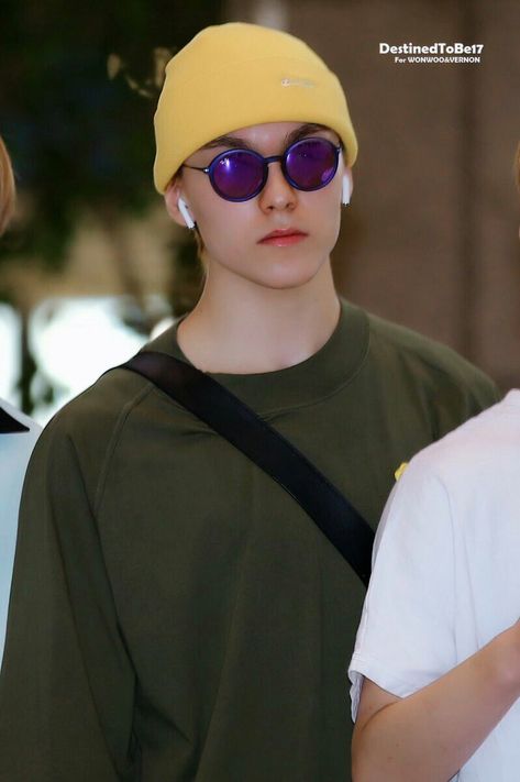 180528 #SEVENTEEN at Gimpo Airport Heading to Japan - Vernon Vernon Airport, Vernon Svt, Vernon Hansol, Chwe Hansol, Seventeen Vernon, Hansol Vernon Chwe, Vernon Seventeen, Seventeen Memes, Hansol Vernon