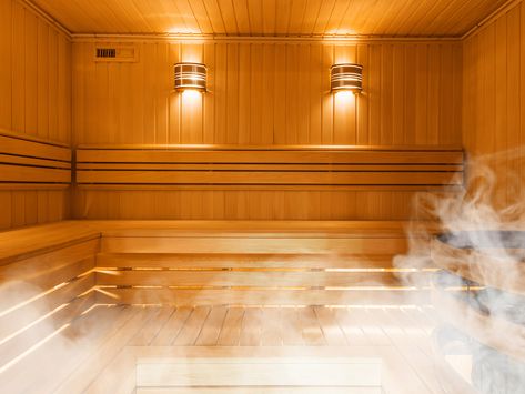 How Saunas Benefit Health - Spending thirty minutes in a sauna can increase heart rate as much as medium-intensity exercise, new research suggests. Learn more: House Sauna, Sauna Outdoor, Sauna Health Benefits, Wood Sauna, Sweat Lodge, Sauna Benefits, Sauna House, Dry Sauna, Indoor Sauna