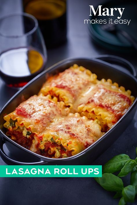 A quick and kid-friendly weeknight meal. Mary Makes It Easy, Lasagna Roll Ups Recipe, Lasagna Roll Ups, Batch Recipes, Mary Berg, Lasagna Roll, Roll Ups Recipes, Lasagna Rollups, Lasagna Rolls