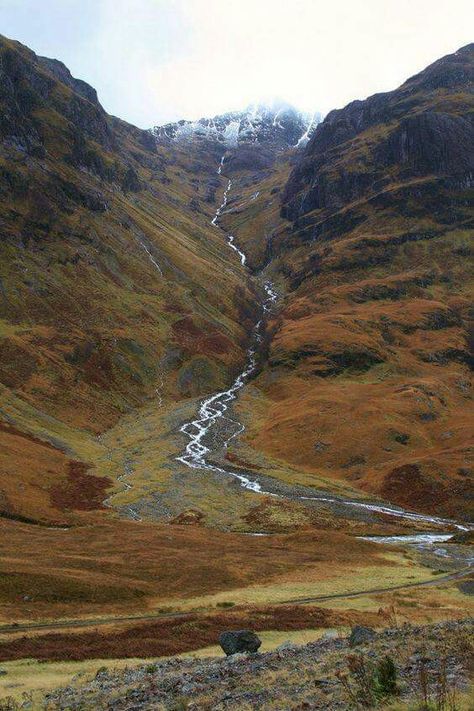 Hebrides Scotland, Beautiful Scotland, Glen Coe, Bonnie Scotland, Scotland Highlands, Scottish Landscape, Voyage Europe, England And Scotland, Isle Of Skye