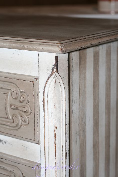 Annie Sloan Chalk Paint Furniture, Styl Shabby Chic, Chalk Paint Projects, Annie Sloan Paints, Shabby Chic Dresser, White Chalk Paint, Furniture Rehab, Distressed Furniture, Chalk Paint Furniture