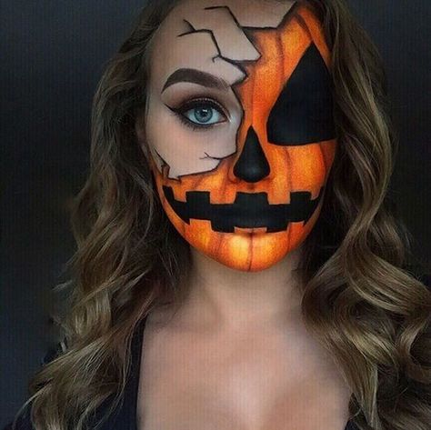 Horror Smink, Pumpkin Makeup Ideas, Halloween Makeup Diy Easy, Halloween Maquillage, Scary Halloween Makeup, Beautiful Halloween Makeup, Makeup Clown, Maquillage Yeux Cut Crease, Halloweenský Makeup