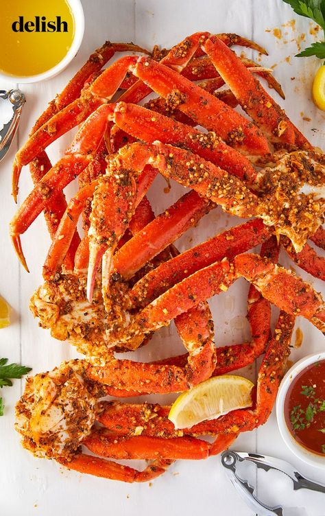 Making Crab Legs At Home, Snow Crab Recipes, Grilled Crab Legs Recipes, Steamed Crab Legs Recipe, Snow Crab Clusters Recipe, Crab Leg Dinner, Snow Crab Legs Recipe, Crab Legs In Oven, Crab Legs How To Cook