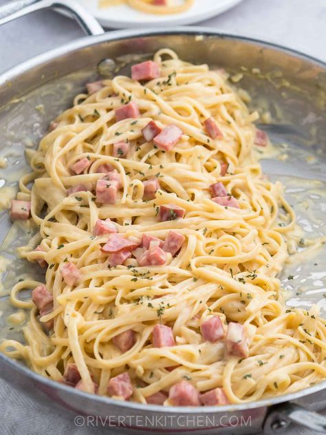 Ham Pasta Recipes, Fetuchini Alfredo, Pasta With Ham, Ham And Cheese Pasta, Easy Suppers, Ham Pasta, Simple Dinners, Cheesy Ham, Cheese Sauce For Pasta