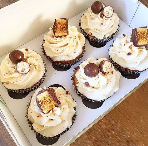 Malteaser Cupcakes, Crunchie Cupcakes, Malteser Cupcakes, 2023 Cupcakes, Homemade Cupcakes, Cupcake Decor, Cupcakes Ideas, Whoopie Pies, Sweets Cake