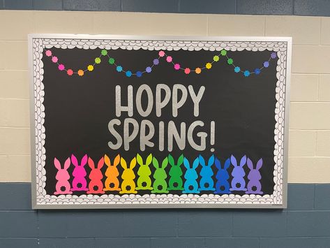 March Bulletin Board Ideas, Bulletin Boards Ideas, Bulletin Board Activities, March Bulletin Board, Boards Ideas, Resident Assistant, Bulletin Board Ideas, Spring Craft, New Classroom