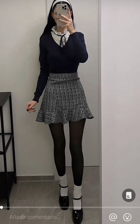 Real Preppy Outfits, Kawaii Formal Outfit, Alternative Preppy Outfits, Coquette Business Casual, Modest Preppy Outfits Aesthetic, Kawaii Work Outfit, Croquet Outfits, Goth Preppy Outfit, Goth Coquette Outfits