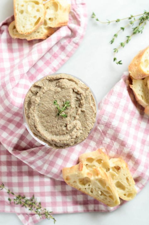 This vegetarian Creamy Mushroom Pate is the perfect healthy appetizer for any get-together with friends. Plus, it's healthy! Liver Pate Recipe Beef, Chicken Drummies Recipes, Beef Liver Pate, Chicken Liver Pate Recipe, Mushroom Pate, Liver Pate Recipe, Instapot Recipes Chicken, Caramelized Onions And Mushrooms, Liver Pate