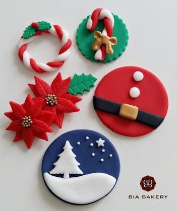 Cercei Din Lut Polimeric, Christmas Fondant, Christmas Cupcakes Decoration, Cupcakes Fondant, Christmas Cupcake Toppers, Christmas Cake Designs, Fondant Cupcake Toppers, Cupcakes Decorados, Christmas Cake Decorations