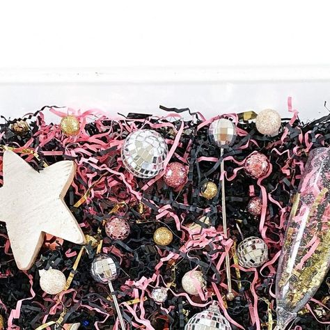 New Years Sensory Bin Toddlers, New Years Eve Sensory Bin, New Years Sensory Bin, New Year Sensory Bin, New Years Preschool, January Planning, Winter Sensory Bin, Winter Sensory, Sensory Bin Ideas