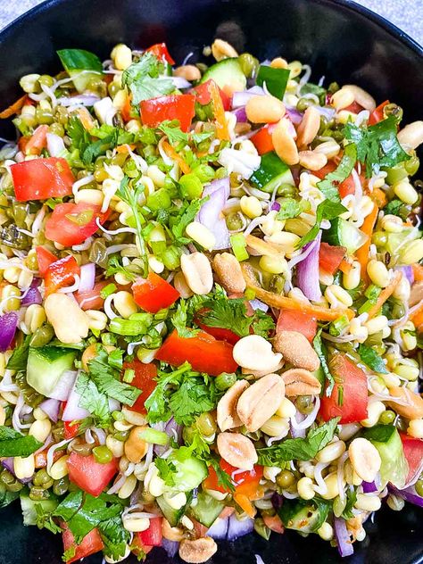 Sprouted Mung Salad (Indian Moong Bean Salad Recipe) - Caramel and Spice Mung Bean Salad, Salad Indian, Summer Dinner Ideas, Indian Salads, White Bean Soup Recipes, Bean Salad Recipe, Arugula Salad Recipes, Sprout Salad, Low Carbohydrate Recipes