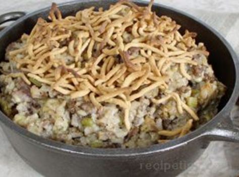 Chinese Casserole Minus the bean sprouts. Hamburger Rice Hotdish, Chinese Casserole, Hamburger Rice Casserole, Hamburger Rice, Tuna Casserole Easy, Hotdish Recipes, Rice Casserole Recipes, Hamburger Casserole, Chow Mein Noodles