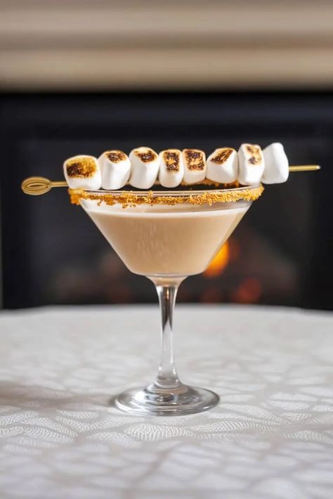 Toasted Marshmallow Martini – Mix That Drink Marshmallow Martini, Marshmallow Flavors, Holiday Dessert Drinks, Christmas Cocktails Vodka, Classic Eggnog, Tequila Recipe, Christmas Holiday Recipes, Creamy Cocktails, Whiskey Recipes