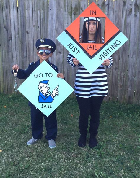 Monopoly Halloween costume                                                                                                                                                                                 More Monopoly Decor, Monopoly Decorations, Monopoly Costume, Cookoff Ideas, Banquet Themes, Math Party, Game Decorations, Monopoly Party, Clever Costumes