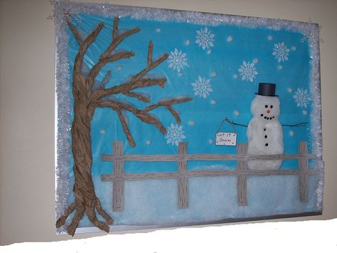 Winter Display Boards Nursery, Winter Themed Bulletin Boards, Winter Classroom Display, Nursery Display Boards, Christmas Board Decoration, Snowman Crafts Preschool, Kids Bulletin Boards, Christmas Bulletin Boards, Winter Display